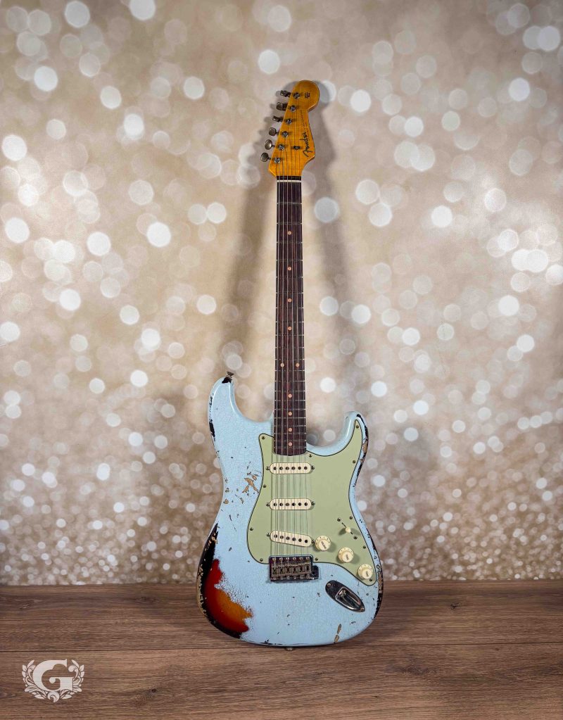 Fender Custom Shop 1960 Stratocaster Aged Sonic Blue over 3-Color Sunburst Heavy Relic
