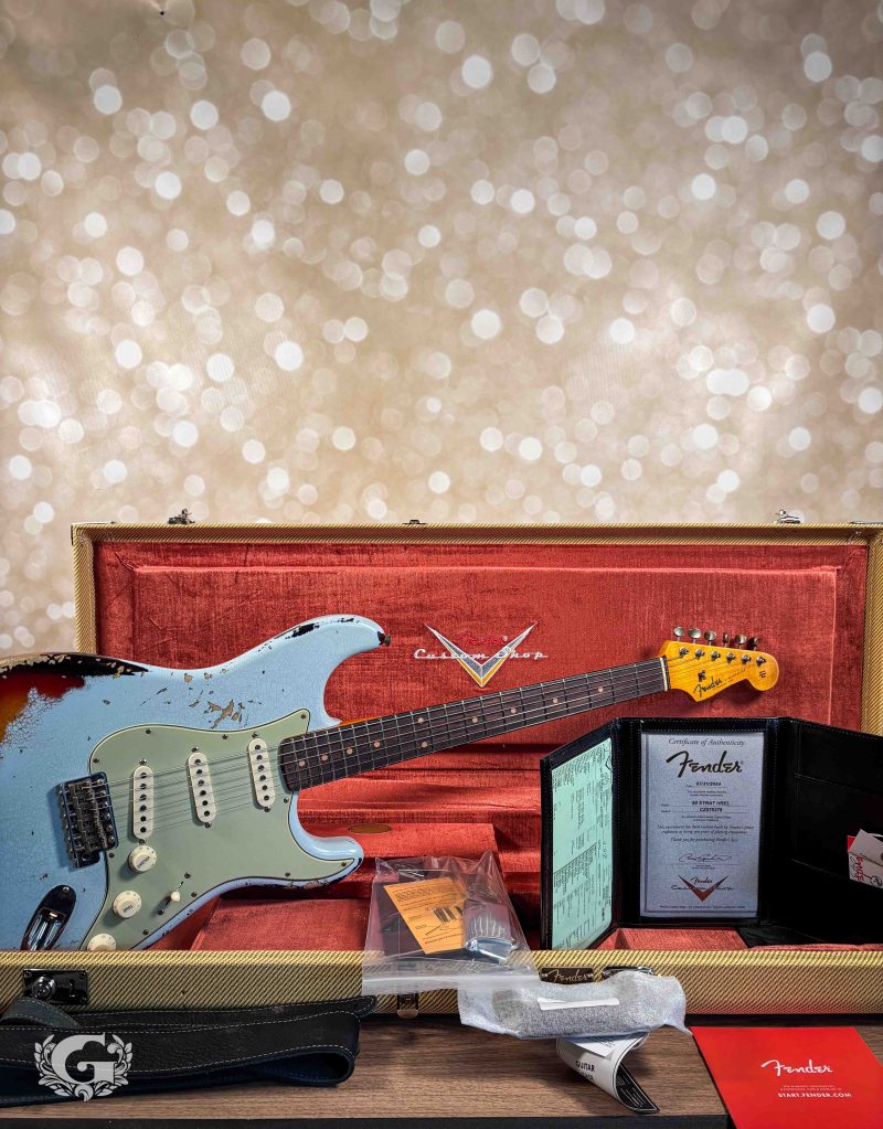 Fender Custom Shop 1960 Stratocaster Aged Sonic Blue over 3-Color Sunburst Heavy Relic