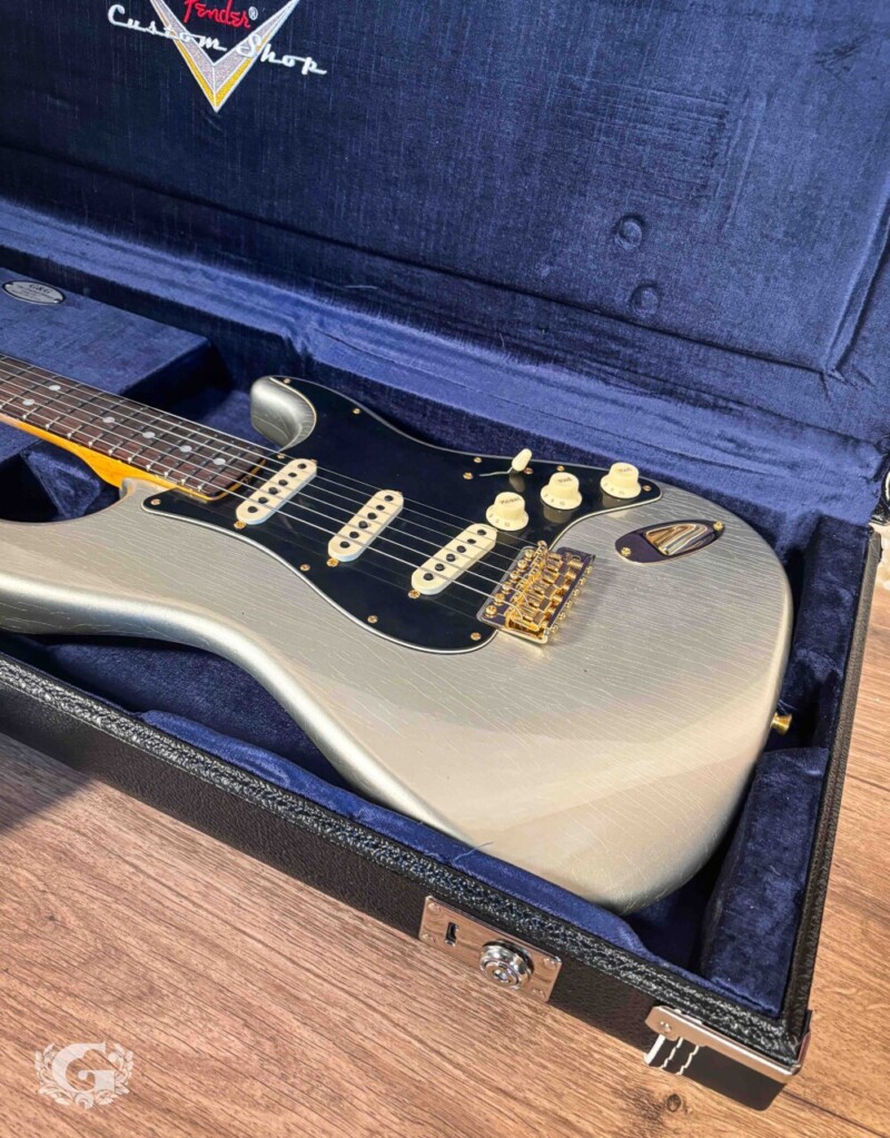 Fender Custom Shop Limited 1965 Dual-Mag Strat Aged Inca Silver