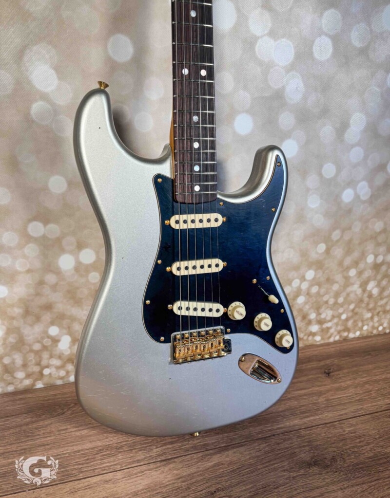 Fender Custom Shop Limited 1965 Dual-Mag Strat Aged Inca Silver