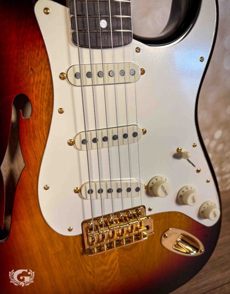 Fender Custom Shop Artisan Korina Stratocaster Chocolate 3-Color Sunburst