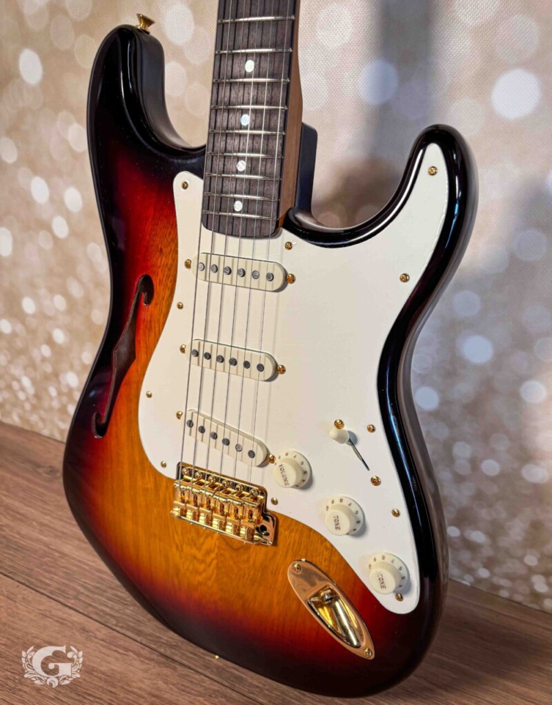Fender Custom Shop Artisan Korina Stratocaster Chocolate 3-Color Sunburst
