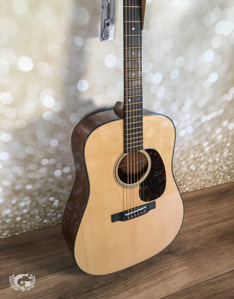 Martin D-18 Modern Deluxe