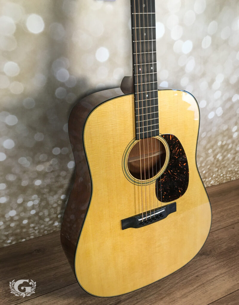 Martin D-18