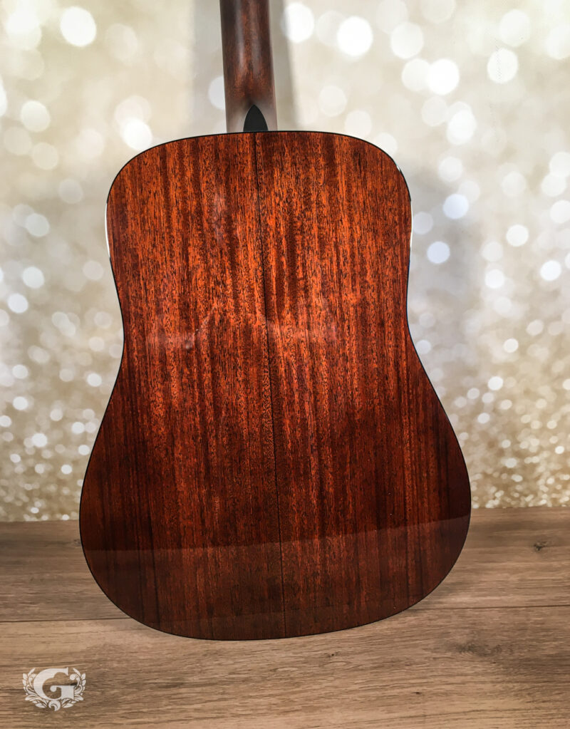 Martin D-18