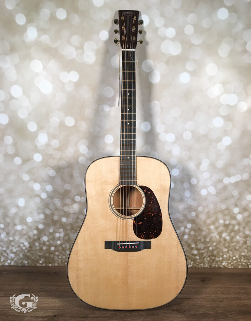 Martin D-28 Modern Deluxe