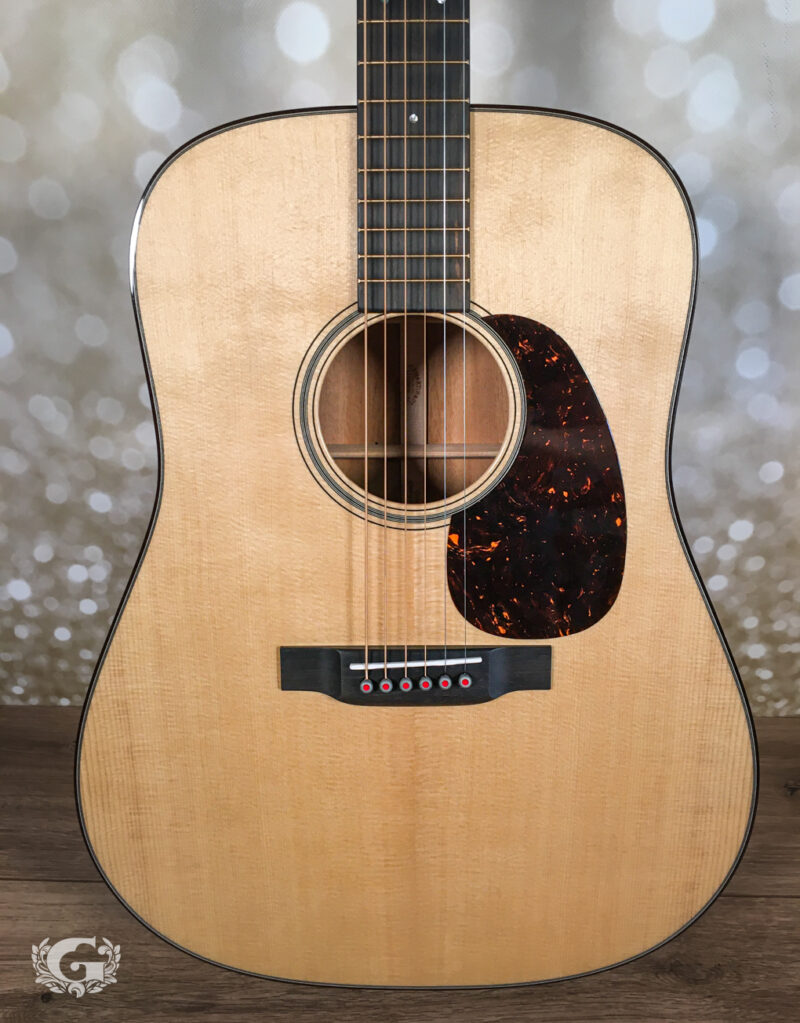 Martin D-28 Modern Deluxe