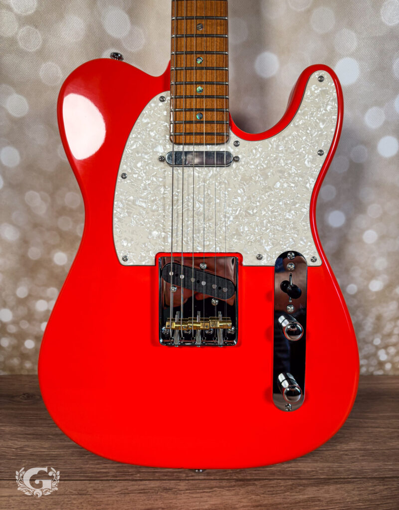 Sire Larry Carlton T7 - Fiesta Red