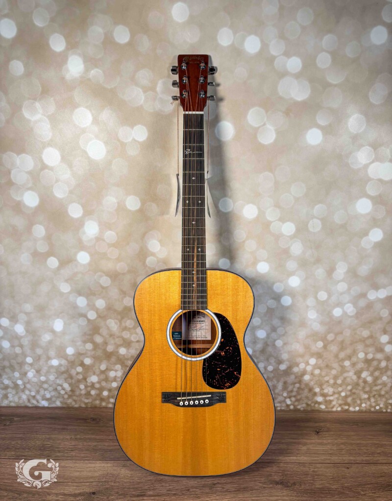 Martin 000JR-10E Shawn Mendes Signature