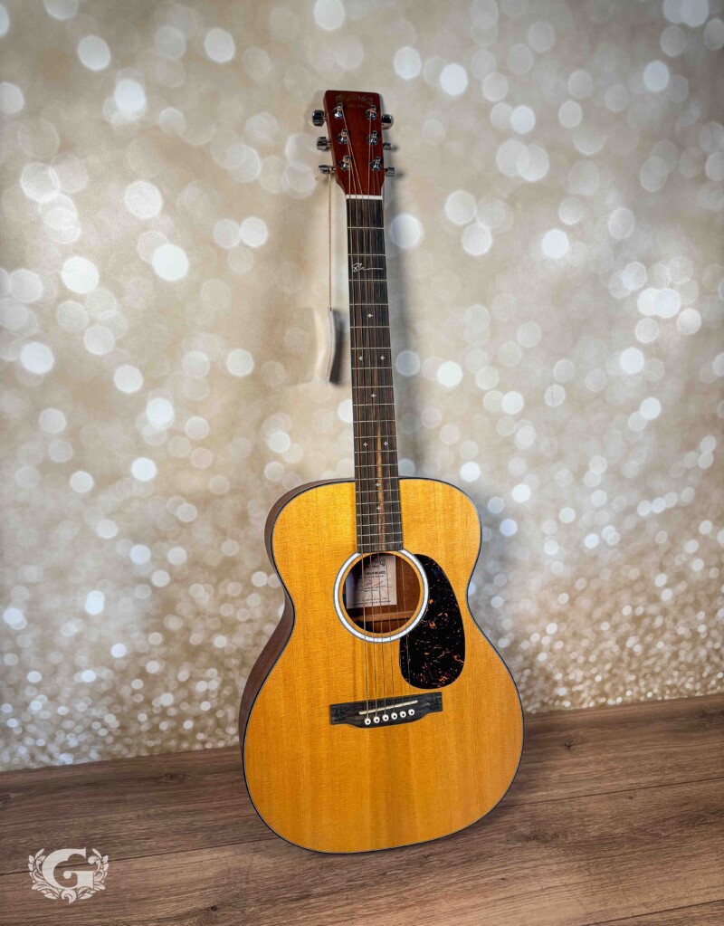 Martin 000JR-10E Shawn Mendes Signature