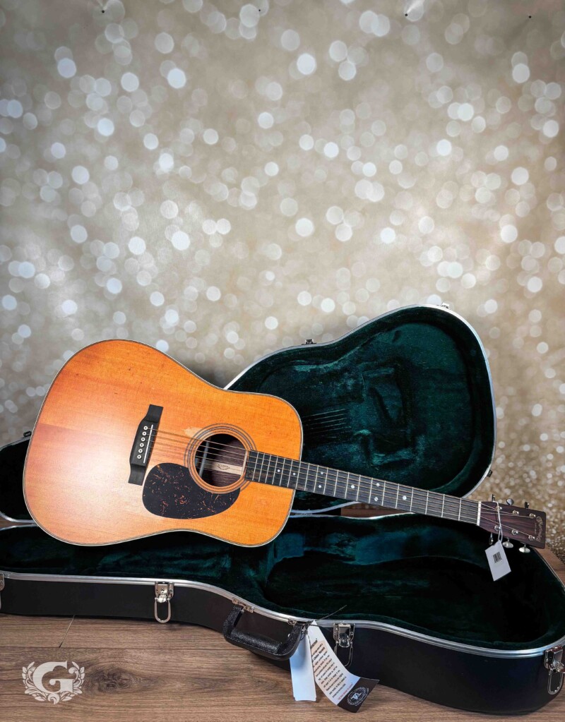 Martin D-28 Street Legend