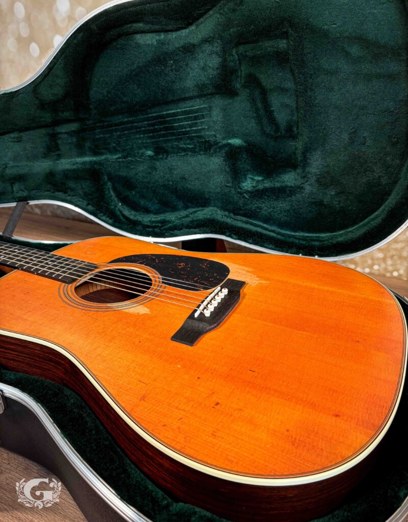 Martin D-28 Street Legend
