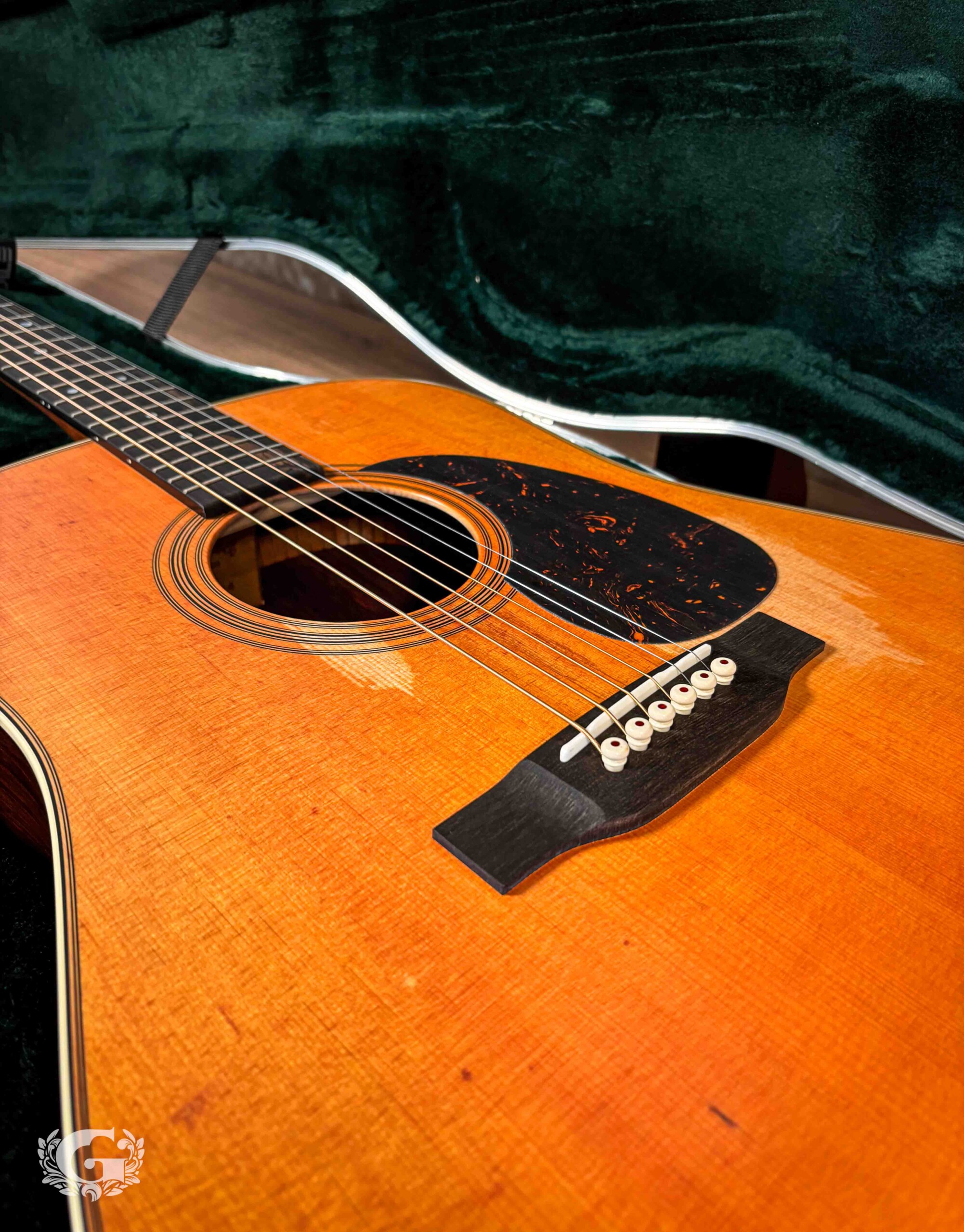 Martin D-28 Street Legend