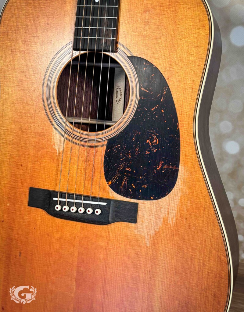 Martin D-28 Street Legend