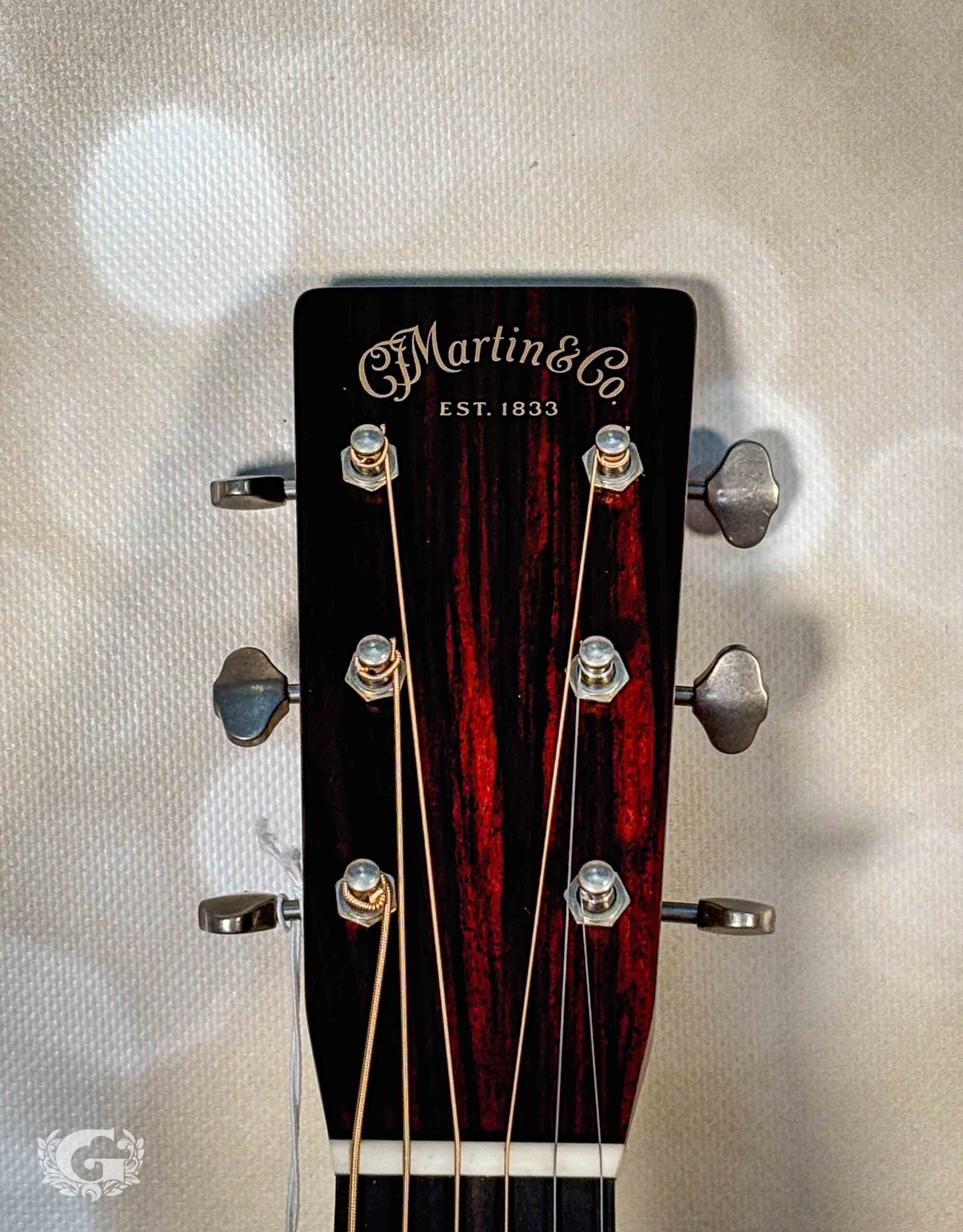 Martin D-28 Street Legend