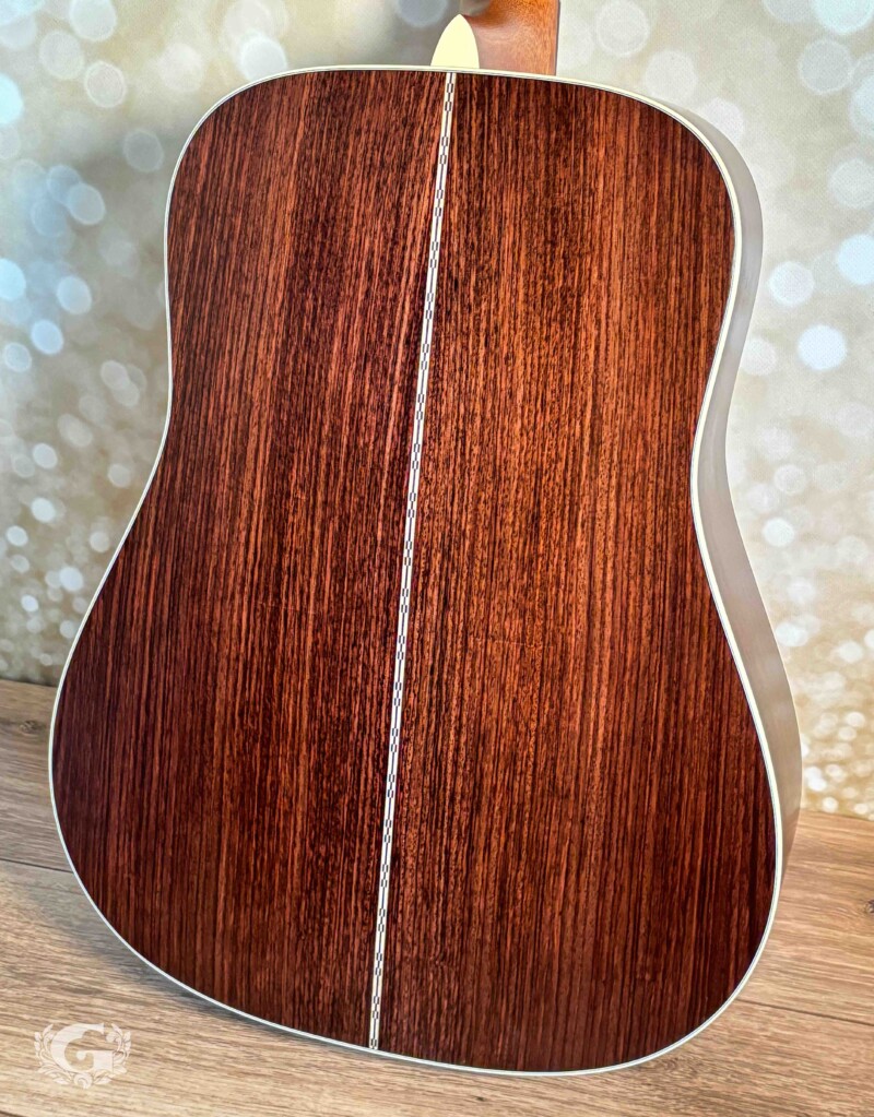 Martin D-28 Street Legend