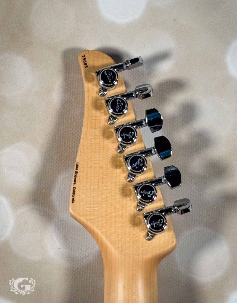 Suhr Classic S HSS Maple 3 Tone Burst