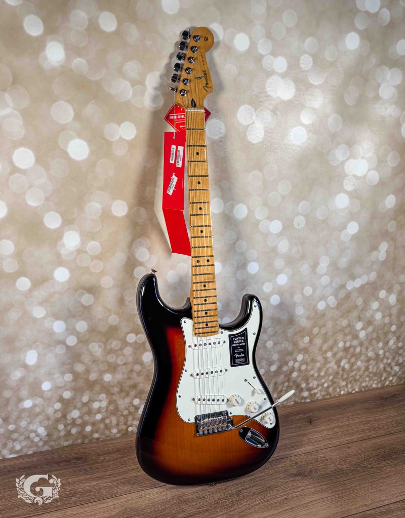 Fender 70th Anniversary Player Stratocaster 2-Color Sunburst MN