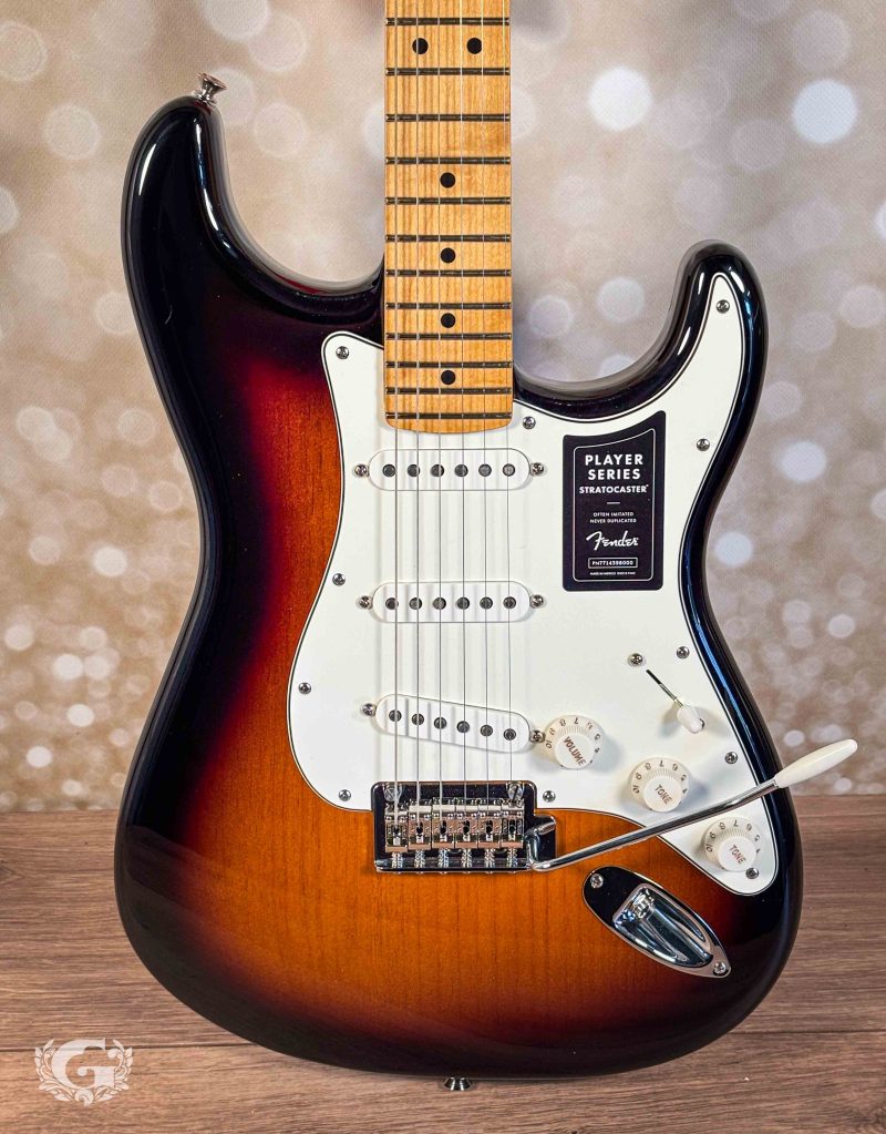 Fender 70th Anniversary Player Stratocaster 2-Color Sunburst MN