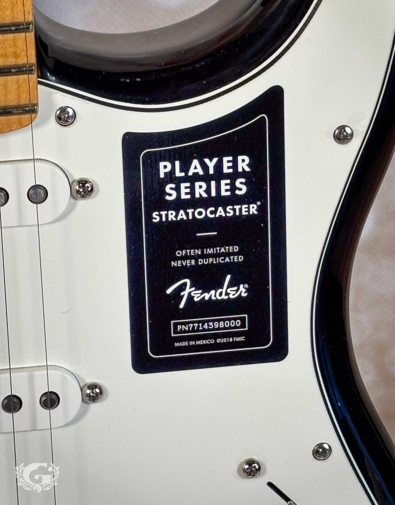 Fender 70th Anniversary Player Stratocaster 2-Color Sunburst MN