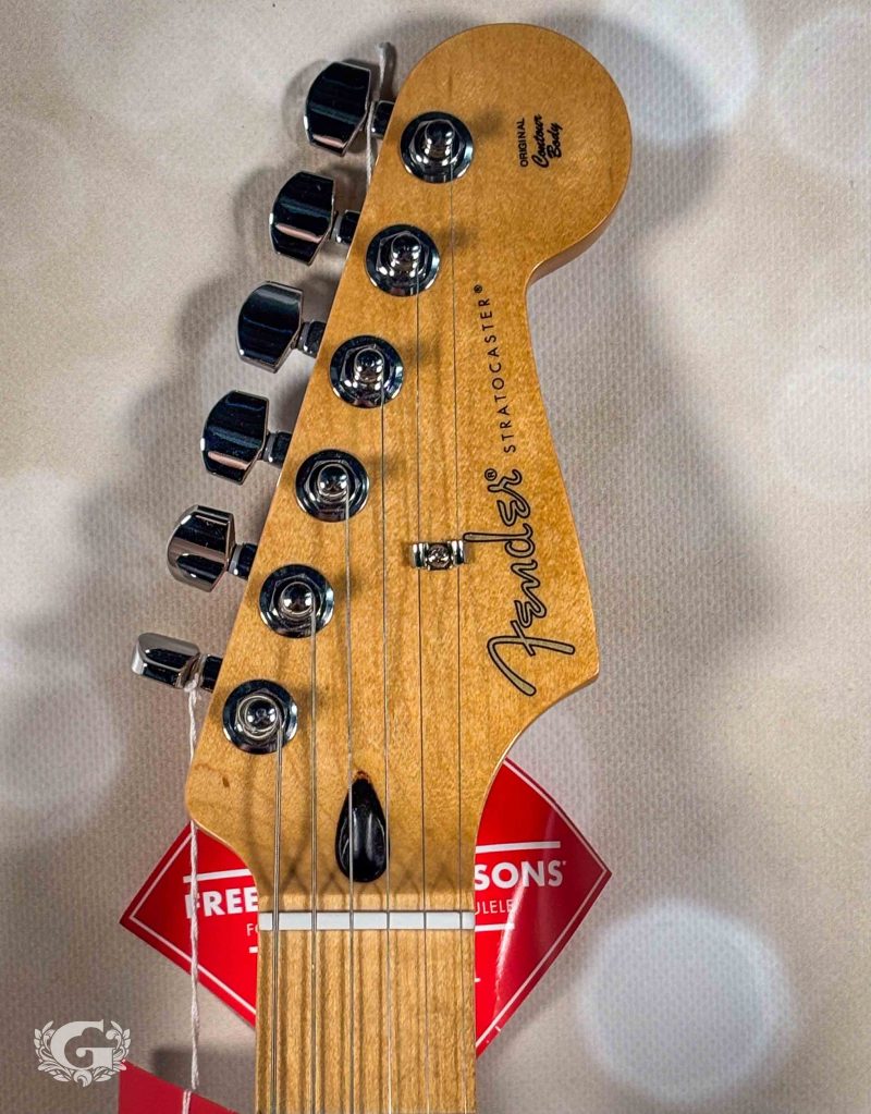 Fender 70th Anniversary Player Stratocaster 2-Color Sunburst MN