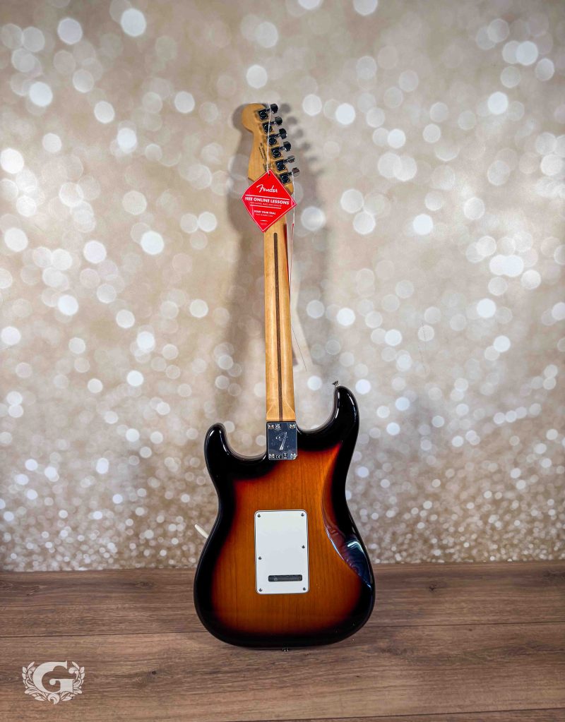 Fender 70th Anniversary Player Stratocaster 2-Color Sunburst MN