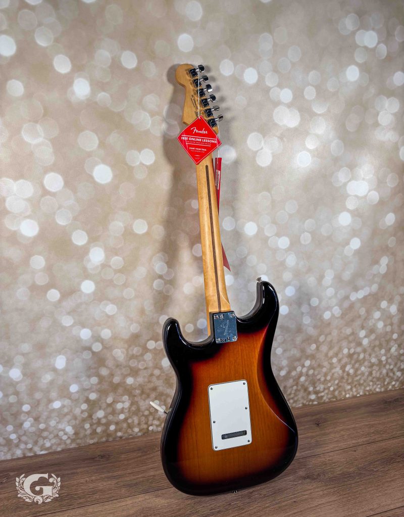 Fender 70th Anniversary Player Stratocaster 2-Color Sunburst MN