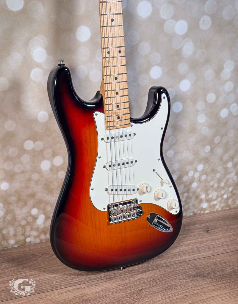 Suhr Classic S SSS Maple 3 Tone Sunburst