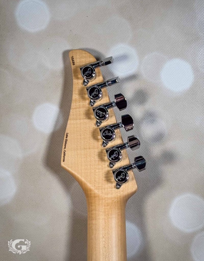 Suhr Classic S SSS Maple 3 Tone Sunburst